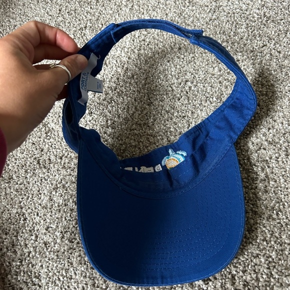 Woman’s blue visor with sea turtle - Picture 3 of 4